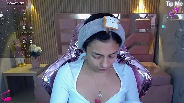 Snapshot of lilith_petit_sub chatting on 02/11/25, 12:58 lilith petit sub online show from 02/11/25, 12:58