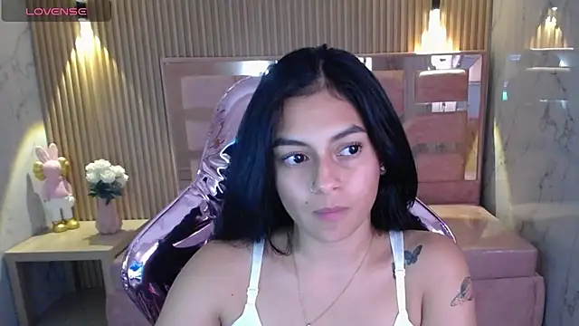 Snapshot of lilith_petit_sub chatting on 02/13/25, 05:01 lilith petit sub online show from 02/13/25, 05:01
