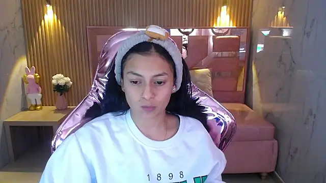 Snapshot of lilith_petit_sub chatting on 03/08/25, 03:17 lilith petit sub online show from 03/08/25, 03:17
