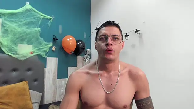 Frank Millers online show from 11/04/25, 06:44