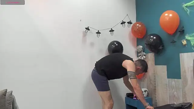 Frank Millers online show from 10/22/25, 07:46