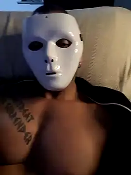 Snapshot of badbrown chatting on 10/23/25, 01:04 badbrown online show from 10/23/25, 01:04