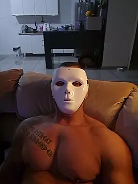 Snapshot of badbrown chatting on 11/11/25, 01:44 badbrown online show from 11/11/25, 01:44