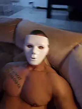 Snapshot of badbrown chatting on 11/12/25, 01:43 badbrown online show from 11/12/25, 01:43