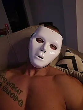 Snapshot of badbrown chatting on 11/18/25, 02:38 badbrown online show from 11/18/25, 02:38