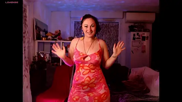 AdorahB3ll3 online show from 04/05/26, 07:09