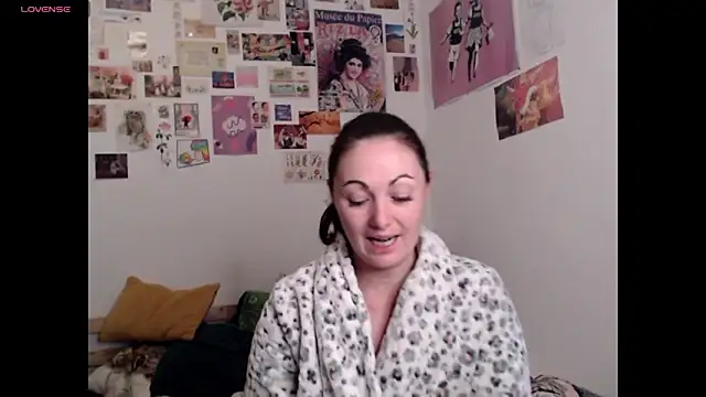 Snapshot of AdorahB3ll3 chatting on 12/02/25, 08:10 AdorahB3ll3 online show from 12/02/25, 08:10