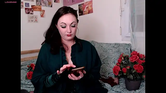 Snapshot of AdorahB3ll3 chatting on 10/28/25, 08:19 AdorahB3ll3 online show from 10/28/25, 08:19