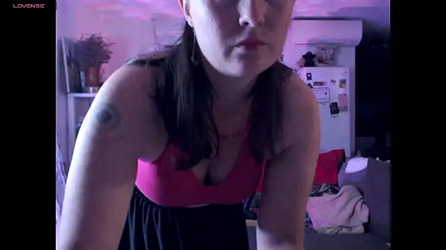 Snapshot of AdorahB3ll3 chatting on 10/19/25, 07:16 AdorahB3ll3 online show from 10/19/25, 07:16