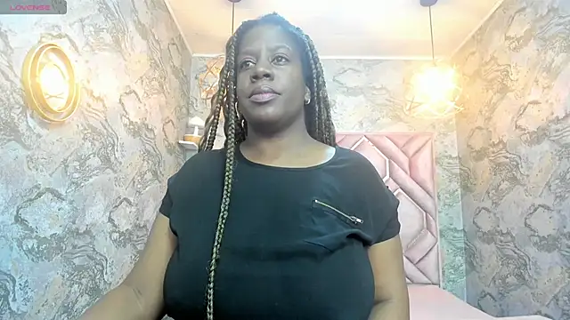 nefertiti ebony online show from 10/15/25, 04:37