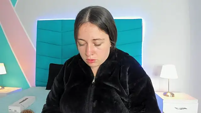 Luciana brown  online show from 03/21/25, 12:51