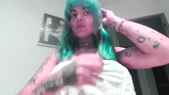 Snapshot of serena__vedette chatting on 10/24/25, 08:13 serena vedette online show from 10/24/25, 08:13