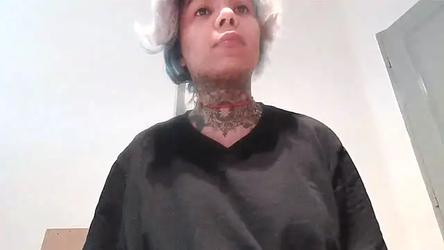 Snapshot of serena__vedette chatting on 11/03/25, 11:14 serena vedette online show from 11/03/25, 11:14