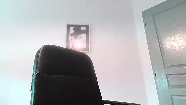 Snapshot of serena__vedette chatting on 09/28/25, 10:11 serena vedette online show from 09/28/25, 10:11