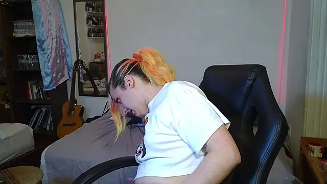 Evelan420 online show from 10/28/25, 09:25