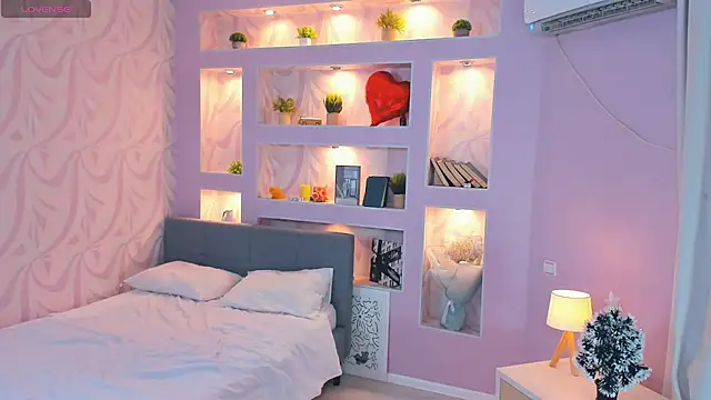 FloraDobb online show from 12/19/25, 07:11