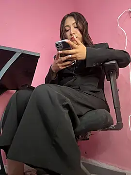 Snapshot of Meraryy chatting on 04/09/26, 07:09 Meraryy online show from 04/09/26, 07:09