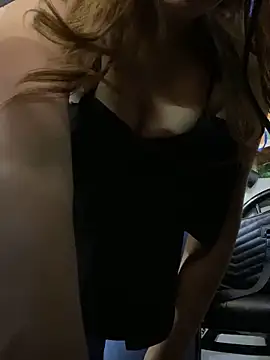 Snapshot of Meraryy chatting on 03/21/25, 11:01 Meraryy online show from 03/21/25, 11:01