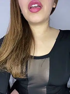 Snapshot of Meraryy chatting on 02/12/25, 06:08 Meraryy online show from 02/12/25, 06:08