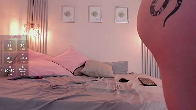 Snapshot of redvelvet__7 chatting on 02/06/25, 04:03 redvelvet  7 online show from 02/06/25, 04:03