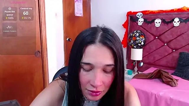 victoria adams07 online show from 10/28/25, 08:08