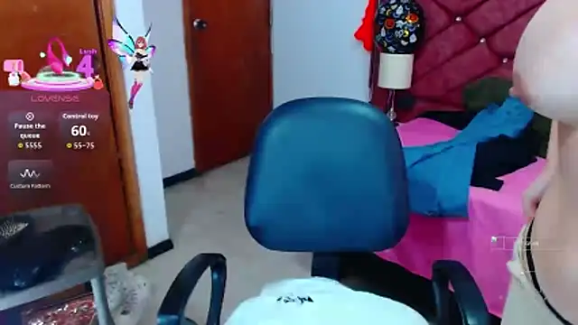 victoria adams07 online show from 10/24/25, 07:46