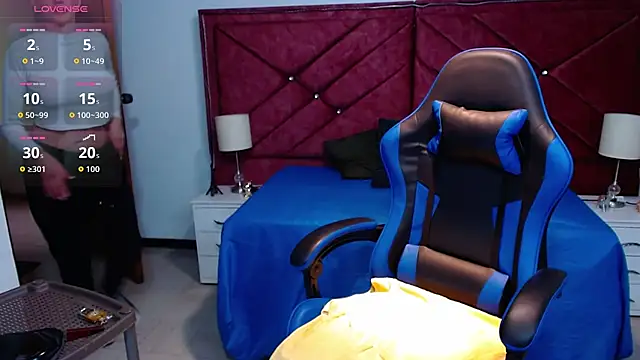 victoria adams07 online show from 11/05/25, 07:50