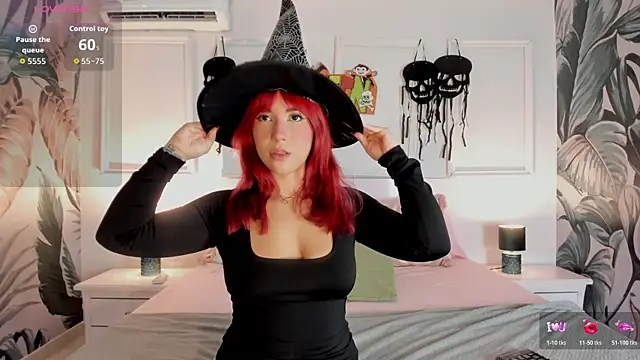 HannaaMiller online show from 10/28/25, 02:34