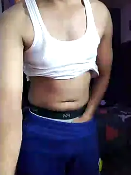 Snapshot of fit_boyxx chatting on 10/21/25, 08:41 fit boyxx online show from 10/21/25, 08:41