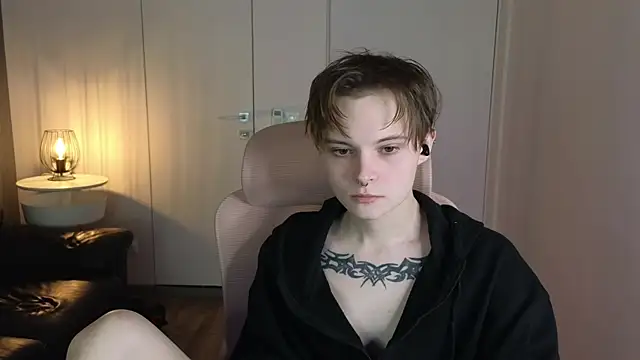 Snapshot of DemianEnglen chatting on 06/01/26, 10:09 DemianEnglen online show from 06/01/26, 10:09