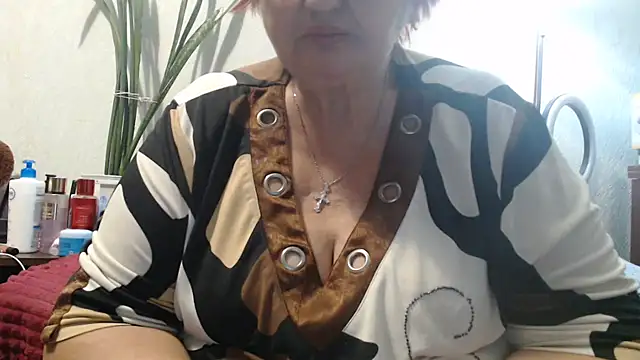 Snapshot of DeniseeRosea chatting on 10/15/25, 07:00 DeniseeRosea online show from 10/15/25, 07:00