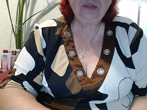 Snapshot of DeniseeRosea chatting on 06/14/26, 12:29 DeniseeRosea online show from 06/14/26, 12:29