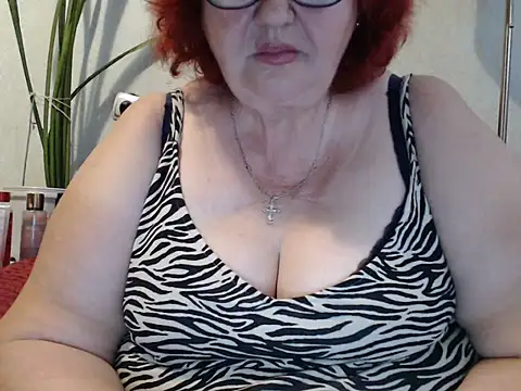 Snapshot of DeniseeRosea chatting on 06/11/26, 04:48 DeniseeRosea online show from 06/11/26, 04:48