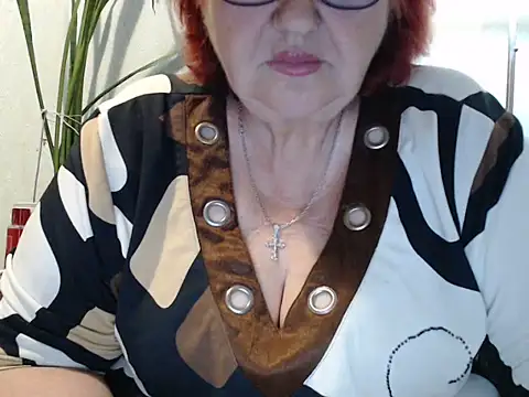 Snapshot of DeniseeRosea chatting on 06/14/26, 07:37 DeniseeRosea online show from 06/14/26, 07:37