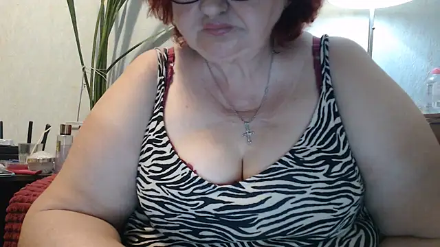 Snapshot of DeniseeRosea chatting on 05/24/26, 10:42 DeniseeRosea online show from 05/24/26, 10:42
