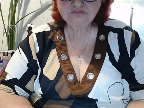 Snapshot of DeniseeRosea chatting on 06/19/26, 06:03 DeniseeRosea online show from 06/19/26, 06:03