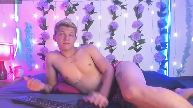 izan 20 online show from 03/18/26, 08:10