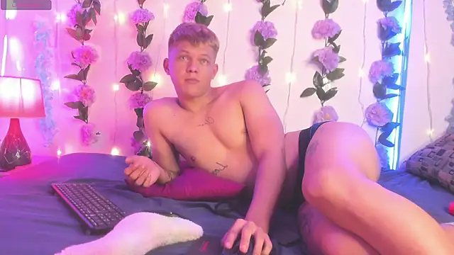 izan 20 online show from 04/17/26, 11:29