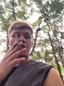 izan 20 online show from 03/13/26, 08:25