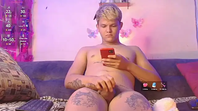 Snapshot of izan_20 chatting on 01/14/26, 06:22 izan 20 online show from 01/14/26, 06:22