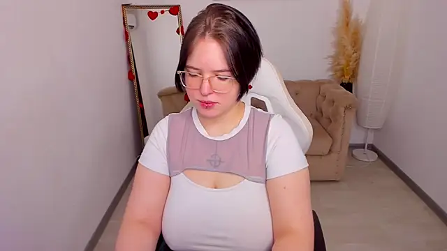 Snapshot of Manic_pixie_ chatting on 02/08/26, 10:46 Manic pixie online show from 02/08/26, 10:46