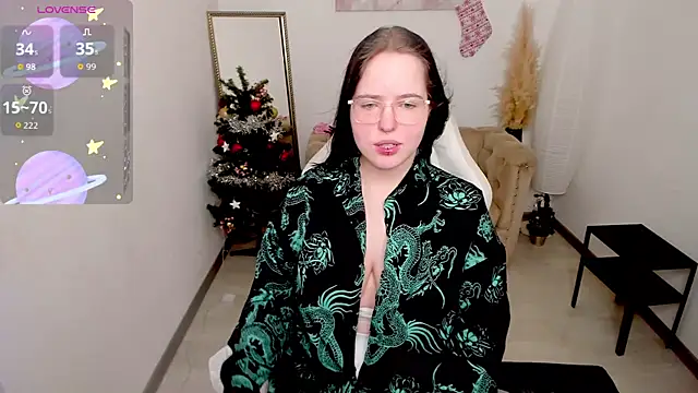 Manic pixie  online show from 12/17/25, 03:39