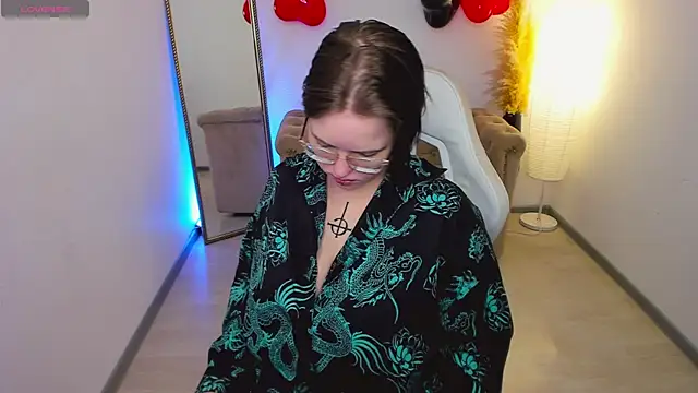 Snapshot of Manic_pixie_ chatting on 02/12/26, 03:34 Manic pixie online show from 02/12/26, 03:34