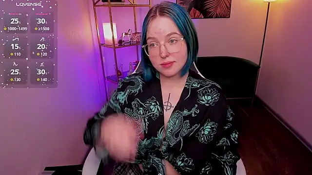 Snapshot of Manic_pixie_ chatting on 07/16/26, 03:20 Manic pixie online show from 07/16/26, 03:20