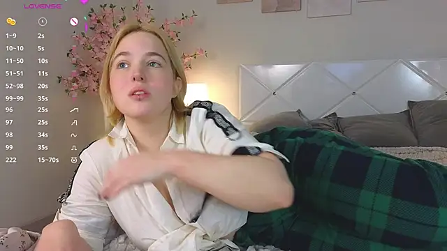 Manic pixie  online show from 03/12/25, 06:53