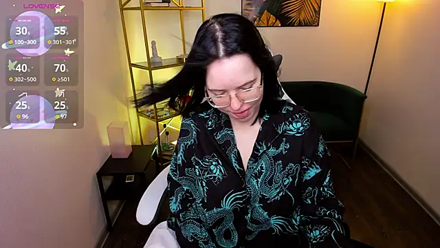 Manic pixie  online show from 11/09/25, 10:41