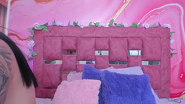 Snapshot of scarlett__evans_ chatting on 11/12/25, 06:12 scarlett evans online show from 11/12/25, 06:12