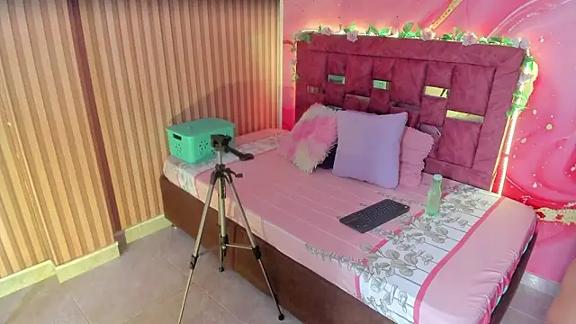 scarlett  evans  online show from 03/24/26, 06:41