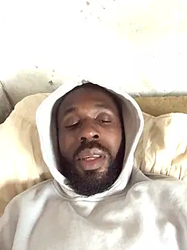 Snapshot of onewinnertee chatting on 03/12/26, 10:41 onewinnertee online show from 03/12/26, 10:41