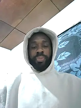 Snapshot of onewinnertee chatting on 02/14/26, 01:44 onewinnertee online show from 02/14/26, 01:44